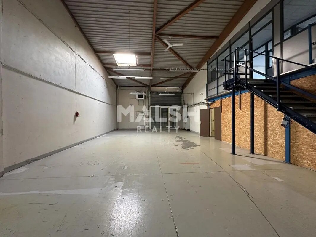 Flex dans Décines-Charpieu à louer Photo du bâtiment- Image 1 de 23