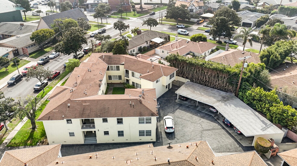 7933 Alverstone Ave, Los Angeles, CA à vendre - Photo du bâtiment - Image 3 de 10