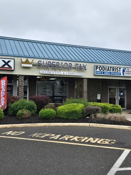 1103-1105 Sunset Rd, Burlington, NJ for lease - Building Photo - Image 2 of 8