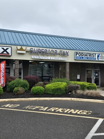 1103-1105 Sunset Rd, Burlington, NJ à louer - Photo du bâtiment - Image 2 de 8