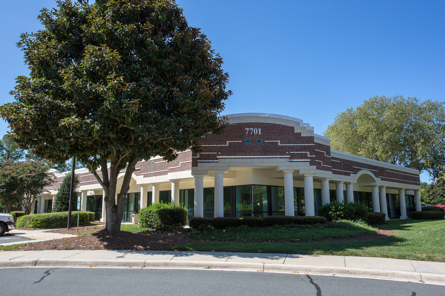 7701 Six Forks Rd, Raleigh, NC à vendre - Photo du bâtiment - Image 1 de 1