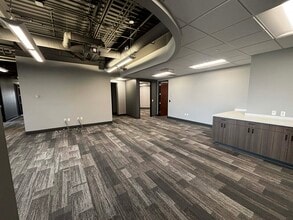 1100 E Riverside Dr, Eagle, ID for lease Interior Photo- Image 2 of 11