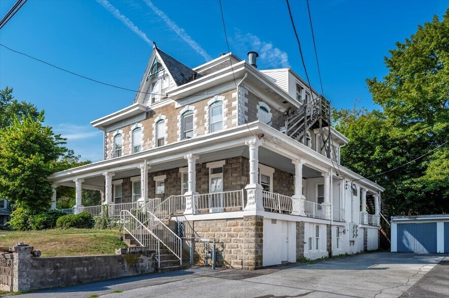 1301 Virginia Ave, Hagerstown, MD à vendre - Photo du bâtiment - Image 2 de 11