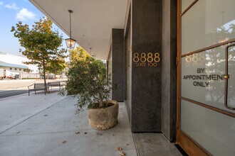 8888 Washington Blvd, Culver City, CA à louer Photo intérieure- Image 2 de 17