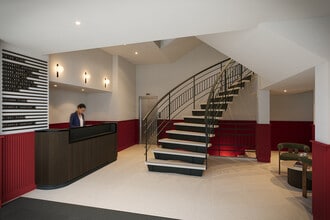 50 Eastcastle St, Londres à louer Photo du bâtiment- Image 2 de 4