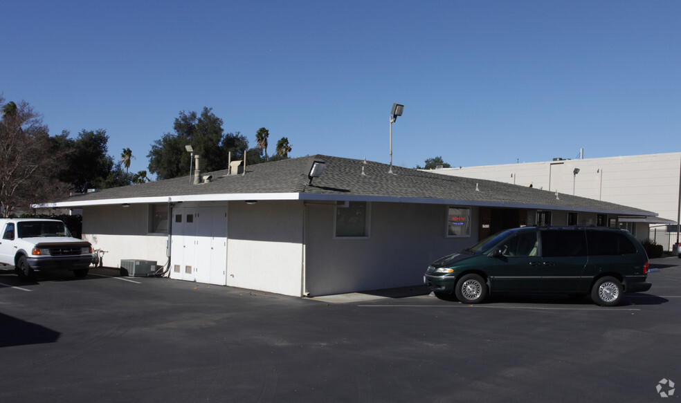 6876 Magnolia Ave, Riverside, CA for lease - Building Photo - Image 2 of 11