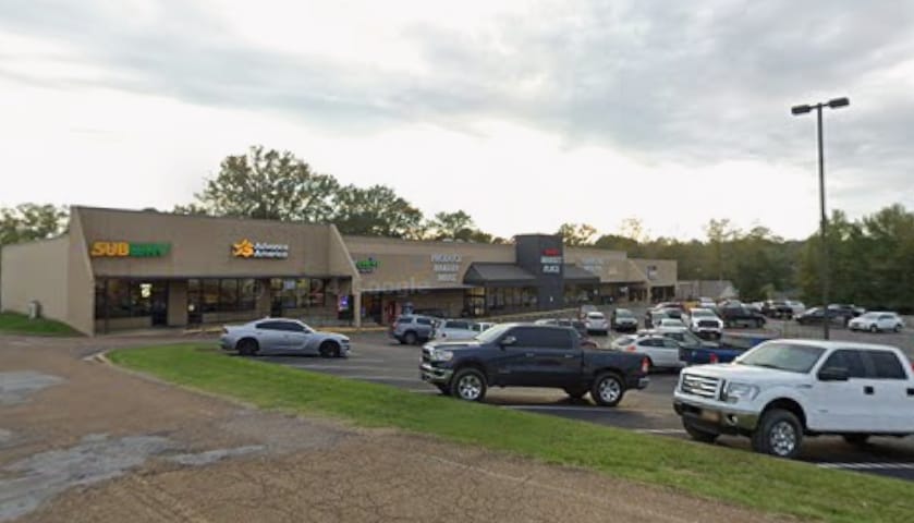 595 E Main St, Philadelphia, MS à louer Photo principale- Image 1 de 7