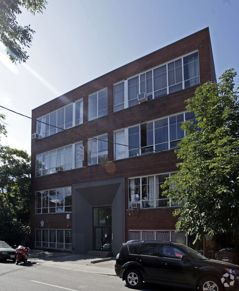 688 Richmond St W, Toronto, ON for lease - Building Photo - Image 2 of 5