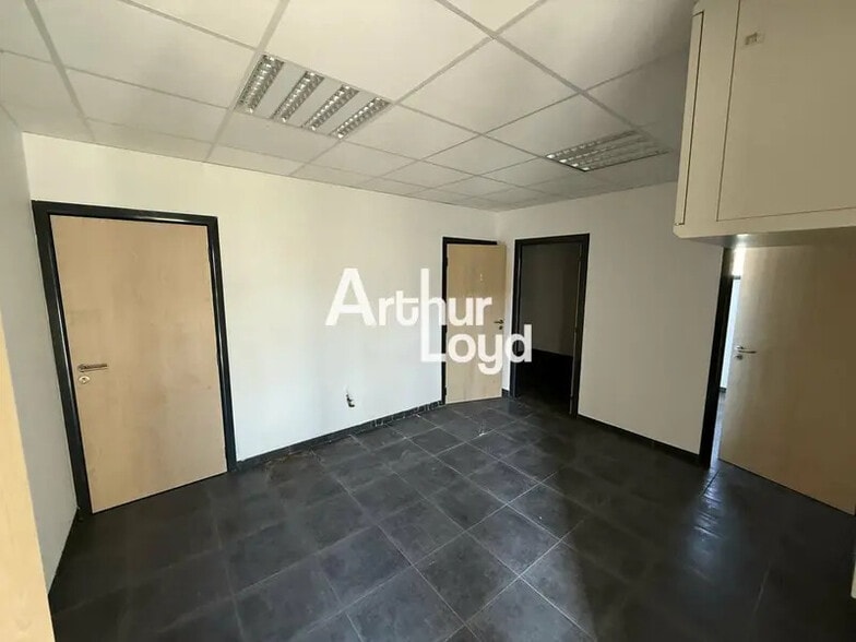 Industrial in Les Arcs for lease - Interior Photo - Image 3 of 4