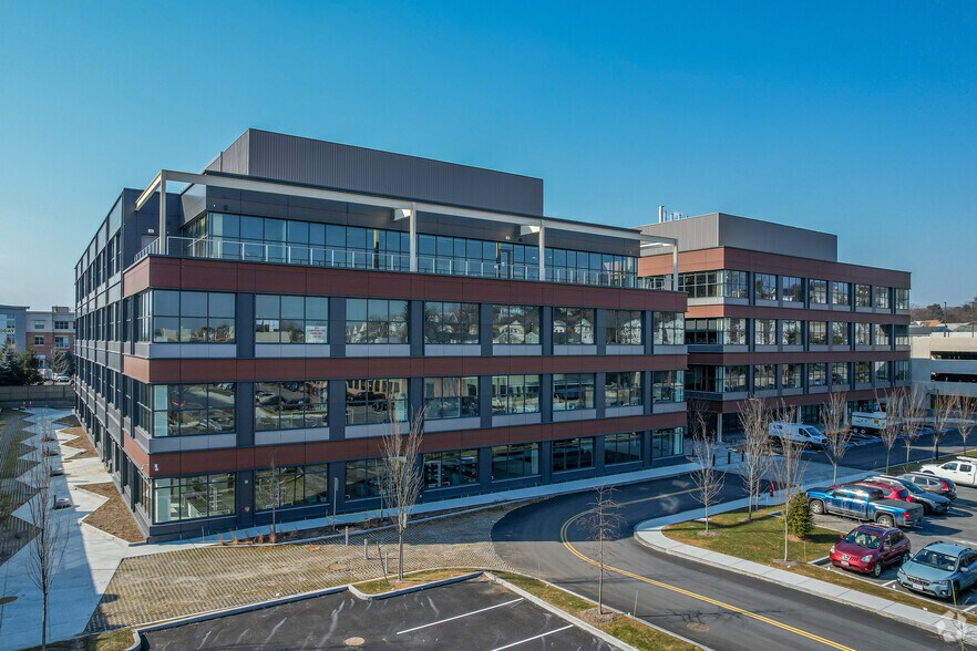 250 Arsenal Pl, Watertown, MA for lease - Building Photo - Image 1 of 5