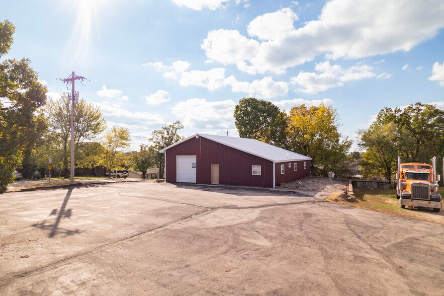 4143 Sunset Dr, Osage Beach, MO à vendre - Photo du bâtiment - Image 3 de 12