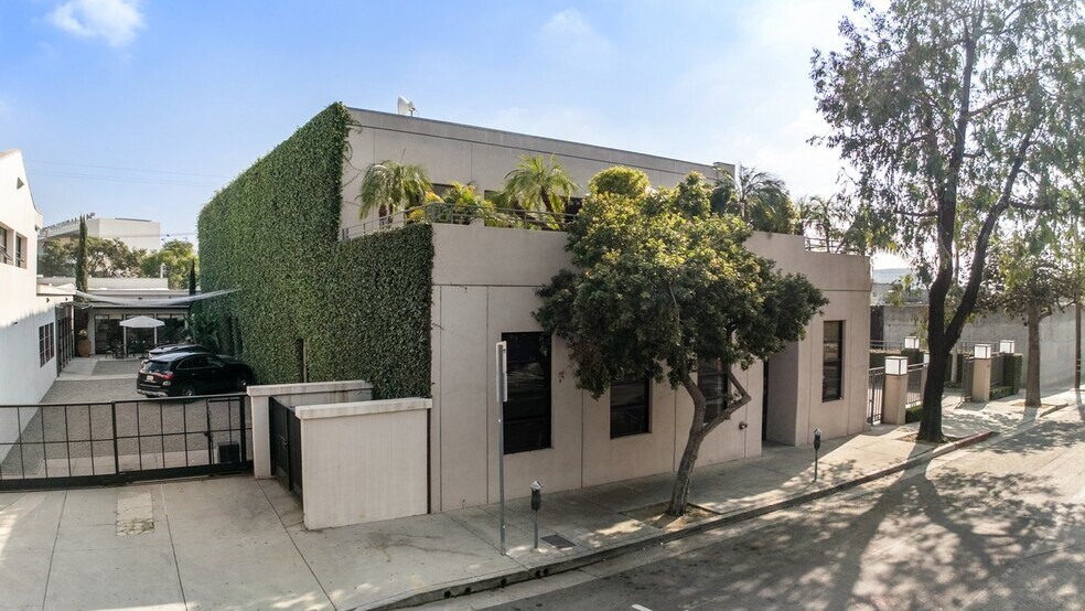 614 N La Peer Dr, West Hollywood, CA à louer - Photo du bâtiment - Image 2 de 4