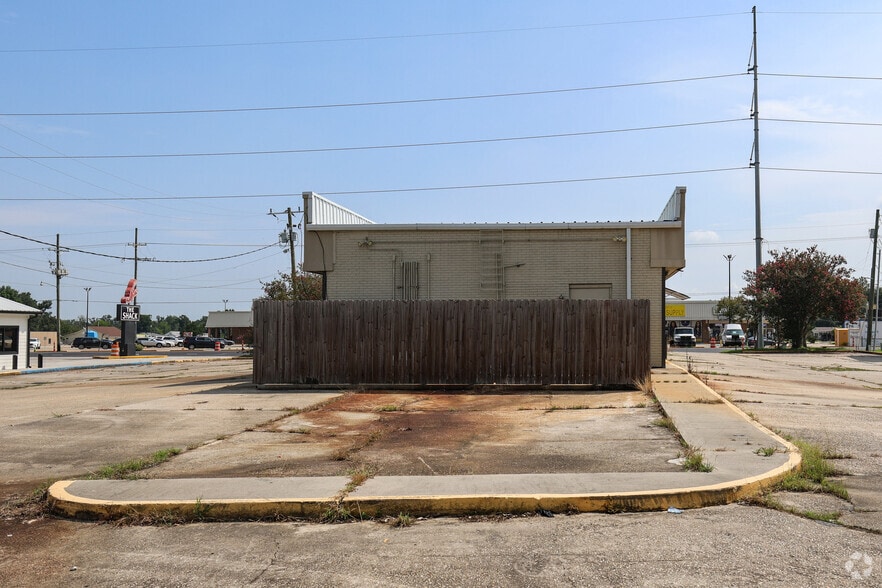 1236 Grand Caillou Rd, Houma, LA à vendre - Photo du bâtiment - Image 2 de 3