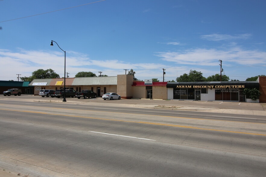 3206-3212 34th St, Lubbock, TX for lease - Building Photo - Image 1 of 9