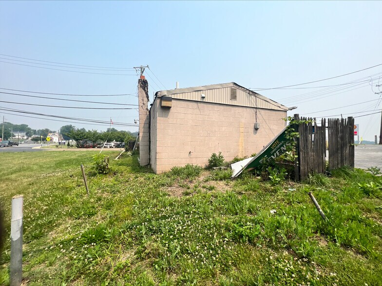 5833 Martin Luther King Jr Hwy, Capitol Heights, MD à vendre - Photo du bâtiment - Image 3 de 9