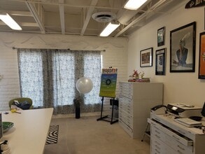 1940 E Camelback Rd, Phoenix, AZ for lease Interior Photo- Image 2 of 3