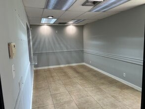 4121 NW 5th St, Plantation, FL for lease Interior Photo- Image 1 of 10