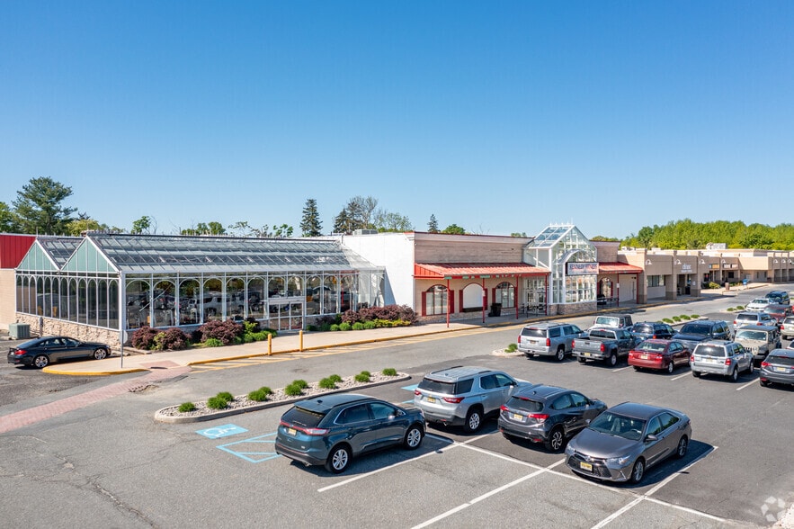 176-180 Route 70, Medford, NJ for lease - Primary Photo - Image 1 of 6