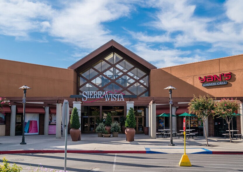 1000-1200 E Shaw Ave, Clovis, CA à louer - Photo du bâtiment - Image 2 de 13