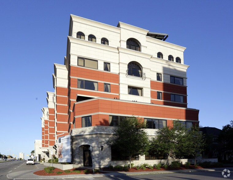 1095 Carling Ave, Ottawa, ON à vendre - Photo du bâtiment - Image 2 de 5