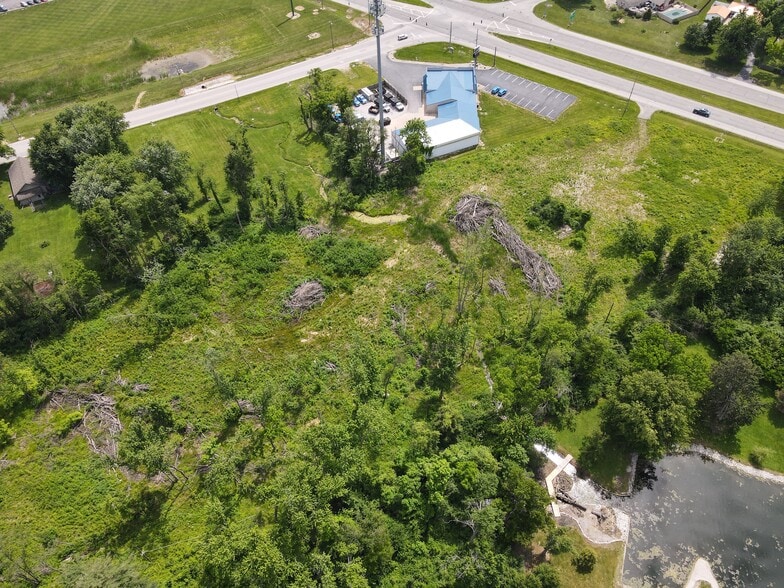 1700 E Woodsmall Dr, Terre Haute, IN for lease - Building Photo - Image 3 of 13