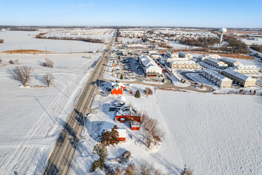 43W407 Route 20, Pingree Grove, IL à vendre - Photo du bâtiment - Image 1 de 11