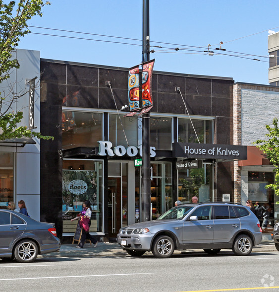 2655-2665 Granville St, Vancouver, BC à vendre - Photo du bâtiment - Image 1 de 3