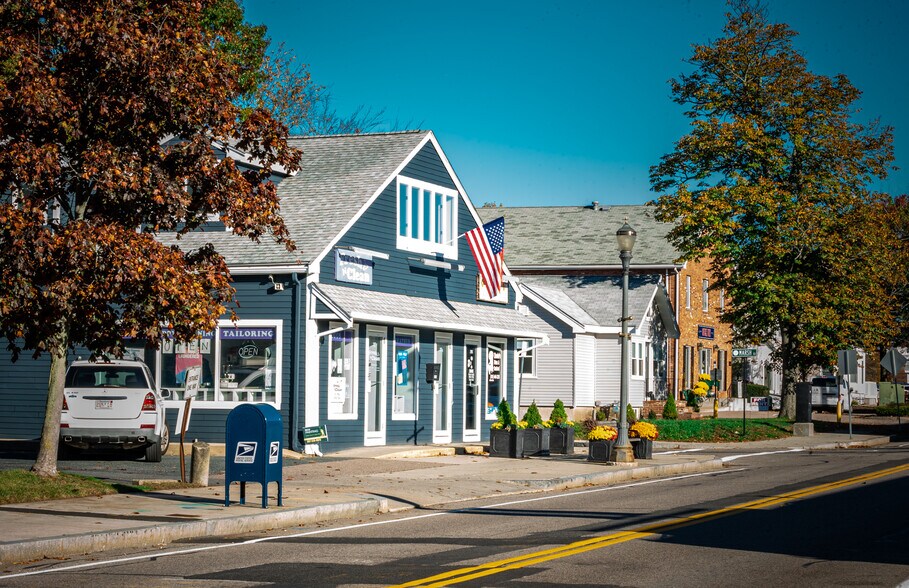 317 Chestnut St, Needham, MA à vendre - Photo du bâtiment - Image 3 de 12