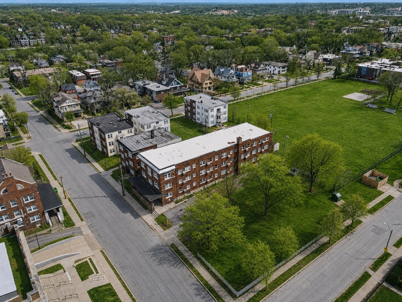 109 E 40th St, Kansas City, MO à vendre - Photo du bâtiment - Image 2 de 26