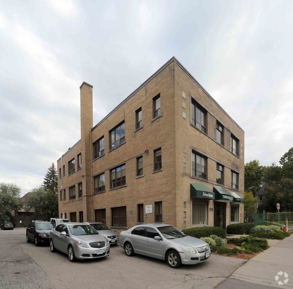 2842 Bloor St W, Toronto, ON for lease - Primary Photo - Image 1 of 7