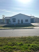 2719 SW 8th Pl, Cape Coral FL - Entrepôt