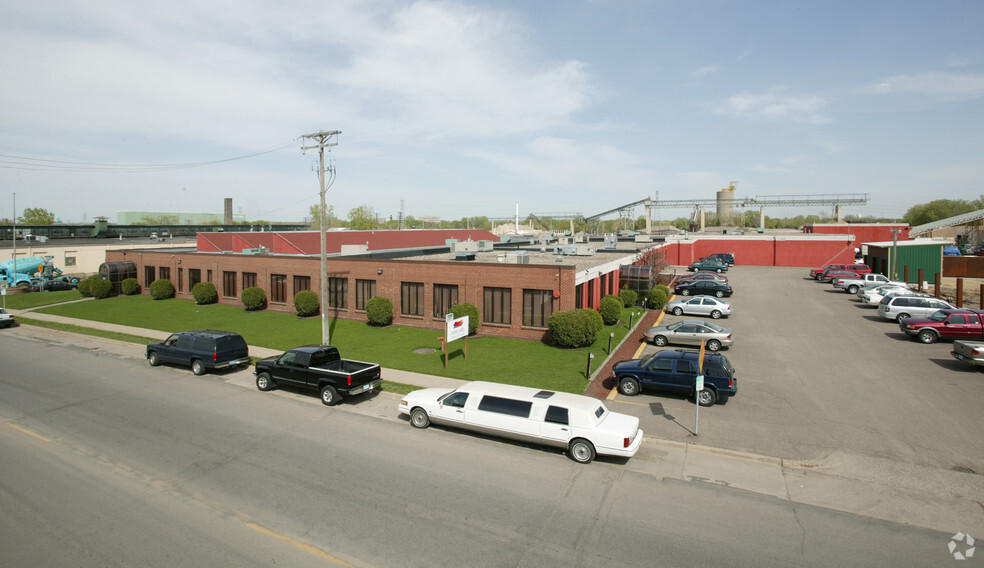 2516-2530 N 2nd St, Minneapolis, MN for lease - Building Photo - Image 2 of 8