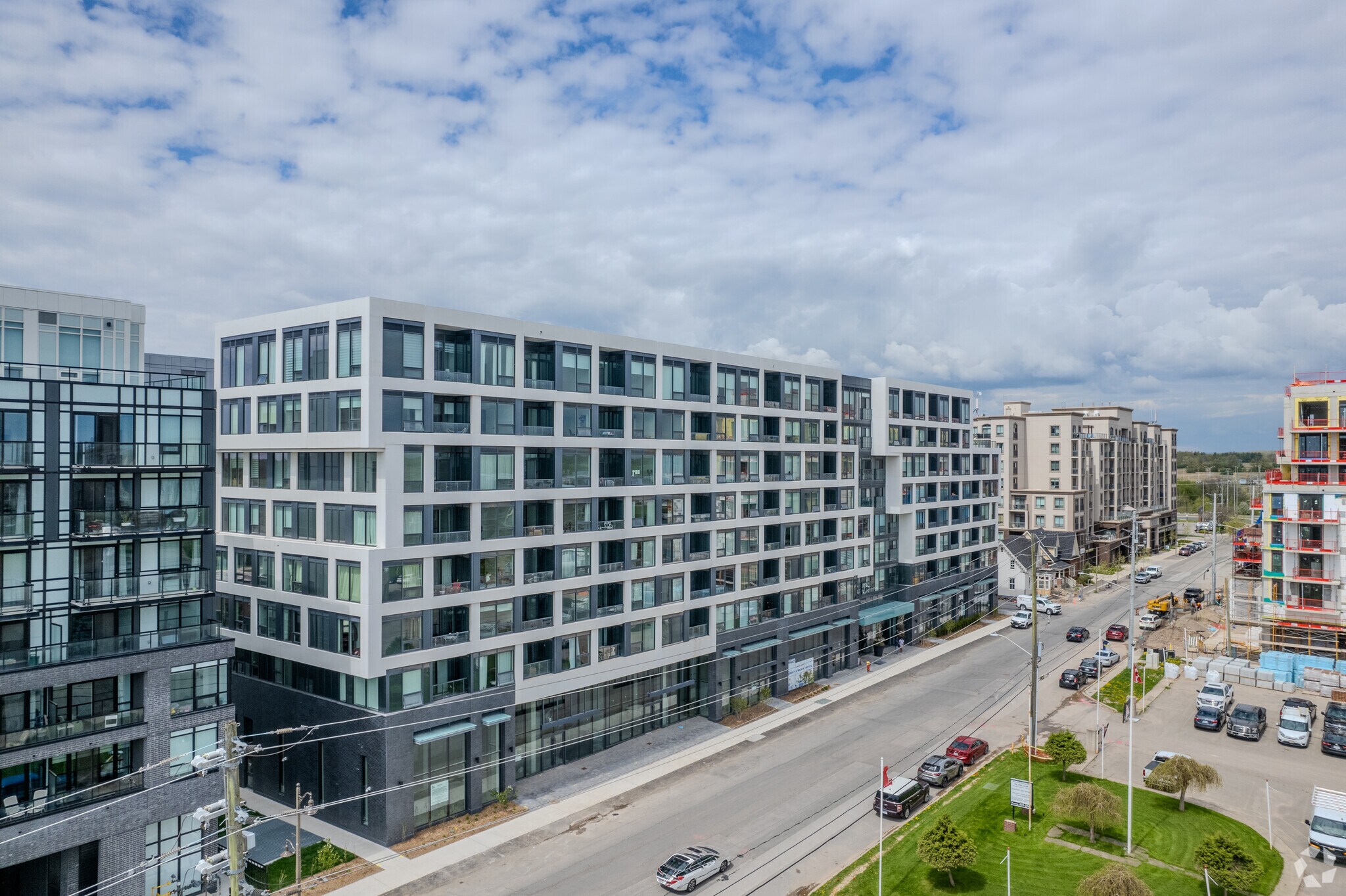 2450 Old Bronte Rd, Oakville, ON à vendre Photo du bâtiment- Image 1 de 4