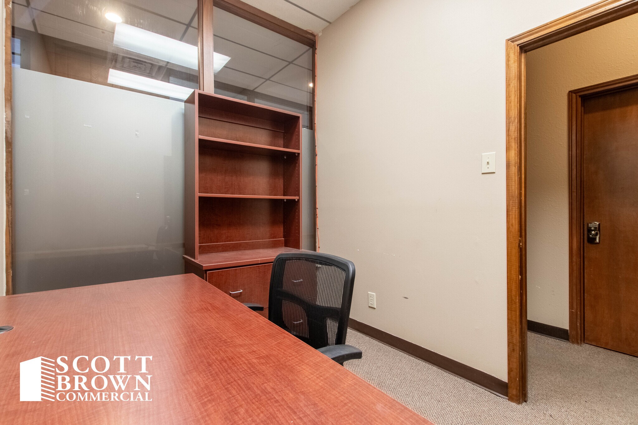 225 W Hickory St, Denton, TX for lease Interior Photo- Image 1 of 2