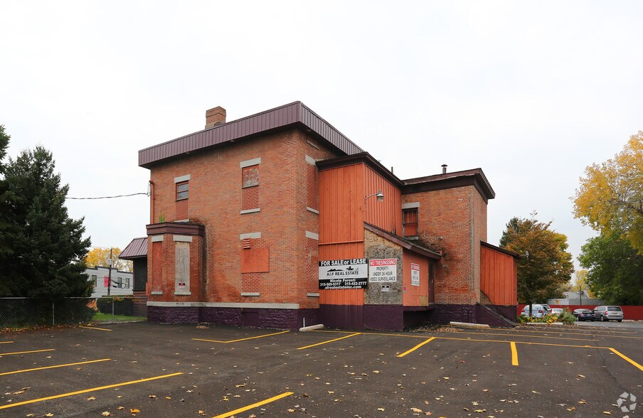 1106 W Genesee St, Syracuse, NY à vendre - Photo du bâtiment - Image 2 de 7