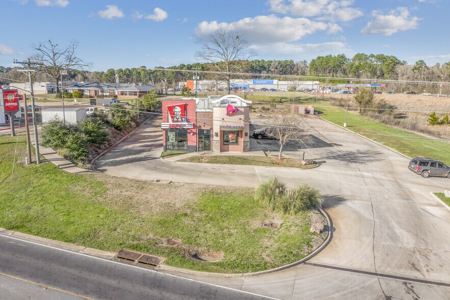 725 Sterlington Hwy, Farmerville, LA à louer - Photo du bâtiment - Image 3 de 5