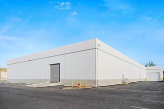 25425 Rye Canyon Rd, Valencia, CA for lease Building Photo- Image 2 of 10