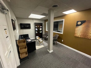 1321 Burlington St, North Kansas City, MO for lease Interior Photo- Image 2 of 17