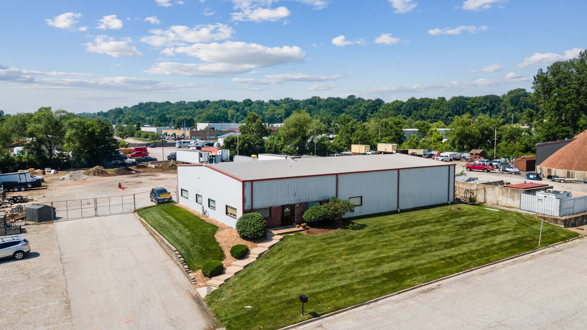 361 North Dr, Saint Charles, MO à vendre Photo du bâtiment- Image 1 de 1