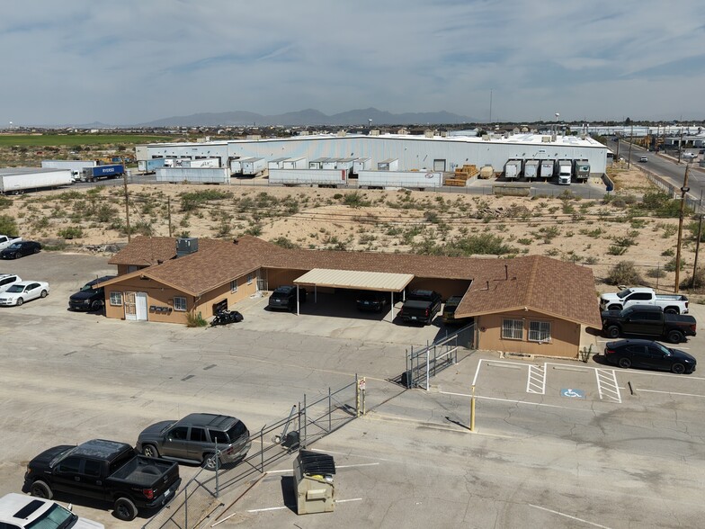 12556 Weaver Rd, El Paso, TX à vendre - Photo du bâtiment - Image 2 de 11
