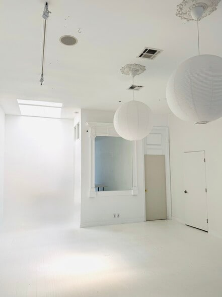 351-353 S La Brea Ave, Los Angeles, CA for lease - Building Photo - Image 3 of 14