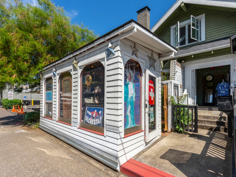 1405 SE Tacoma St, Portland, OR for sale - Building Photo - Image 3 of 12
