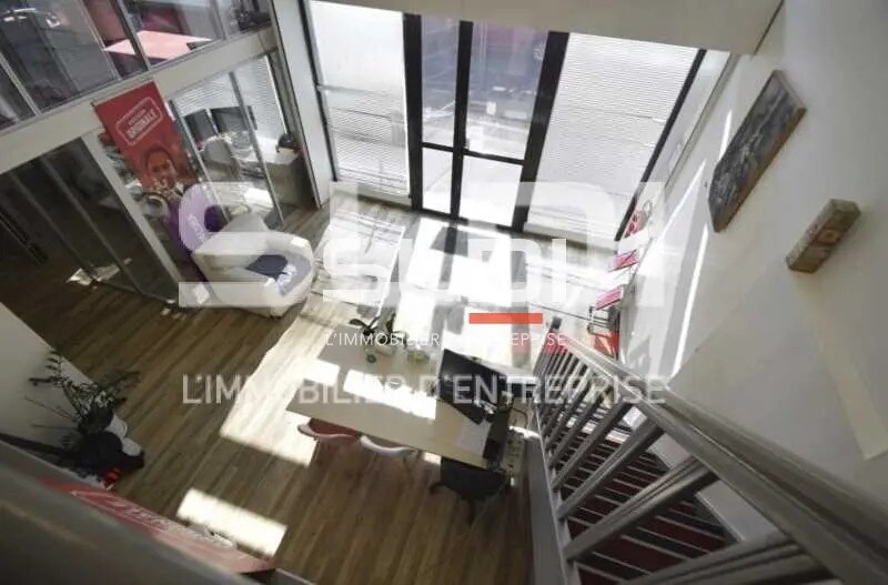 Retail in Lyon for lease - Building Photo - Image 1 of 5
