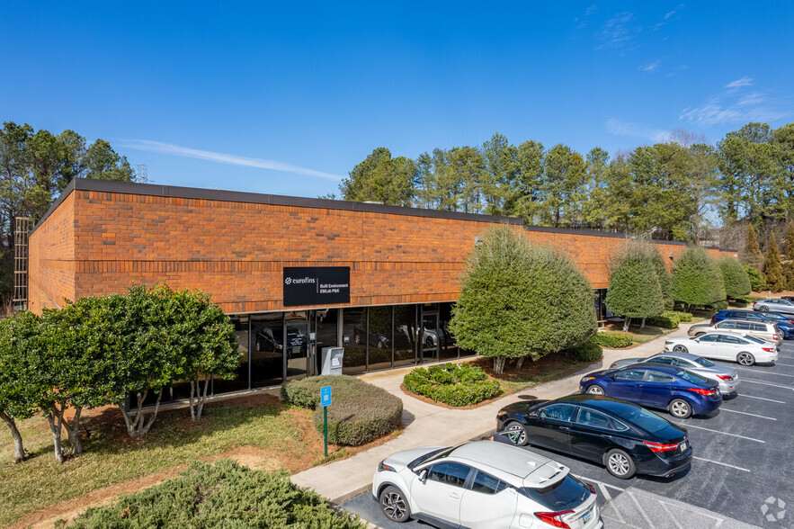 6215 Regency Pky, Norcross, GA for lease - Building Photo - Image 1 of 5