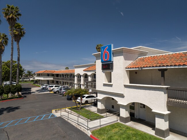 Plus de détails pour 750 Raintree Dr, Carlsbad, CA - Services hôteliers à vendre