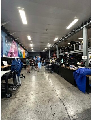 Plus de détails pour 11318-11320 Santa Monica Blvd, Los Angeles, CA - Commerce de détail à louer