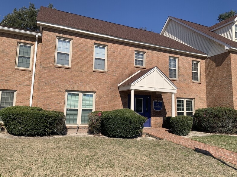 3000 Langley Ave, Pensacola, FL for sale - Building Photo - Image 1 of 9