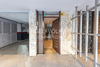 Plus de détails pour Multi-résidentiel à vendre