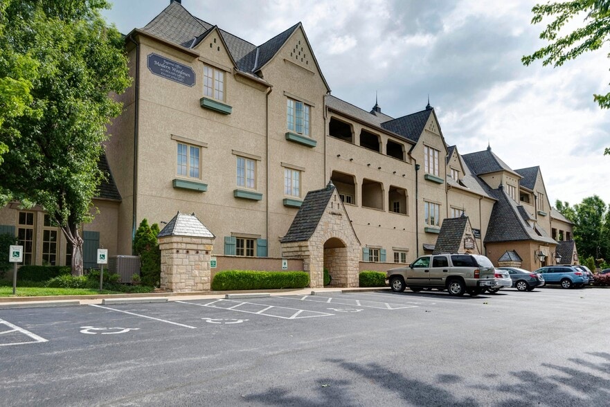 1531 E Bradford Pky, Springfield, MO for sale - Building Photo - Image 2 of 38