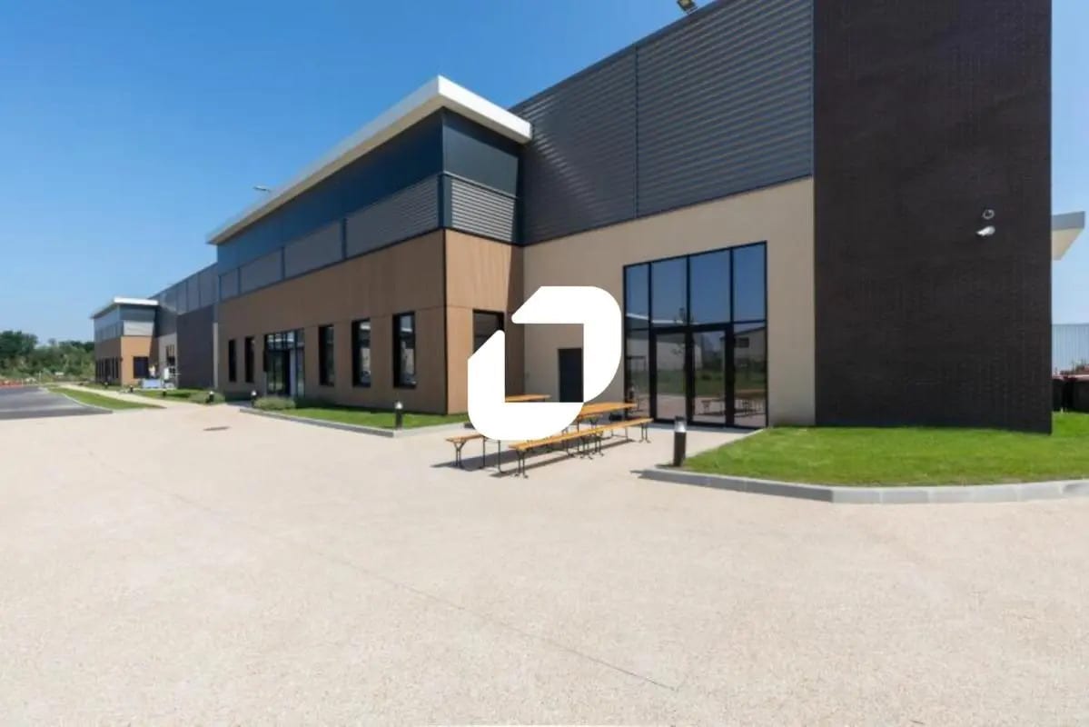 Office in Sucy-en-Brie for lease Building Photo- Image 1 of 7